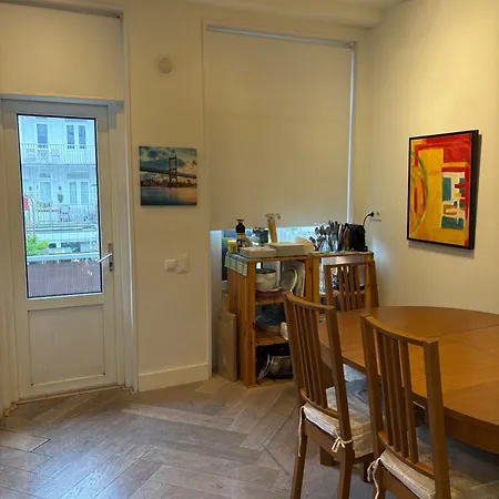 In Stadsdeel West Apartment